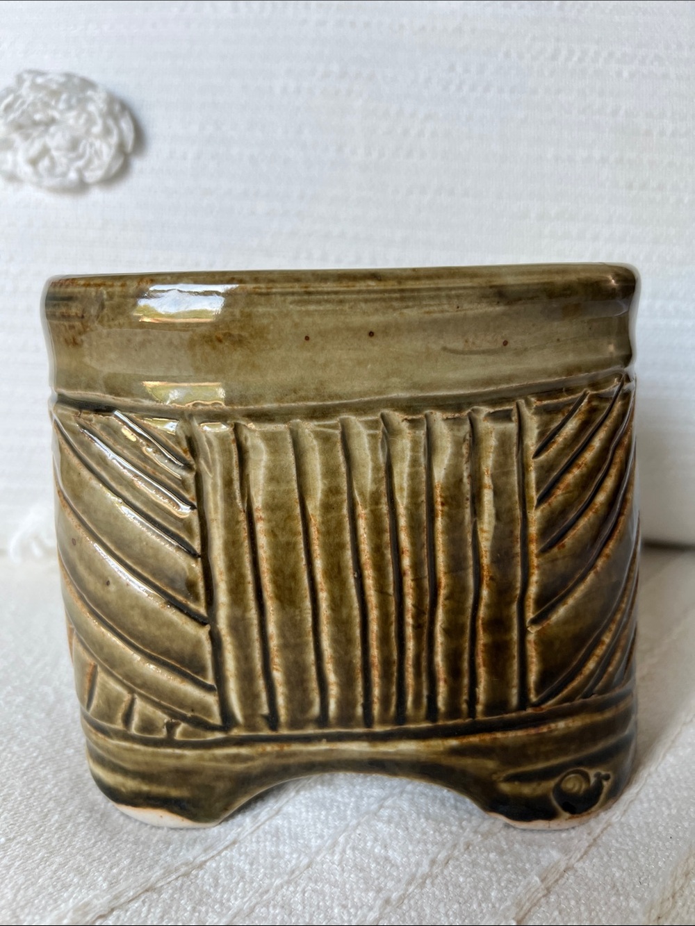 Handcrafted Olive Green Ceramic Planter - Decorative Home Art